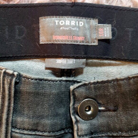 Torrid Bombshell Skinny Light Black Distressed Jeans - Picture 2 of 3